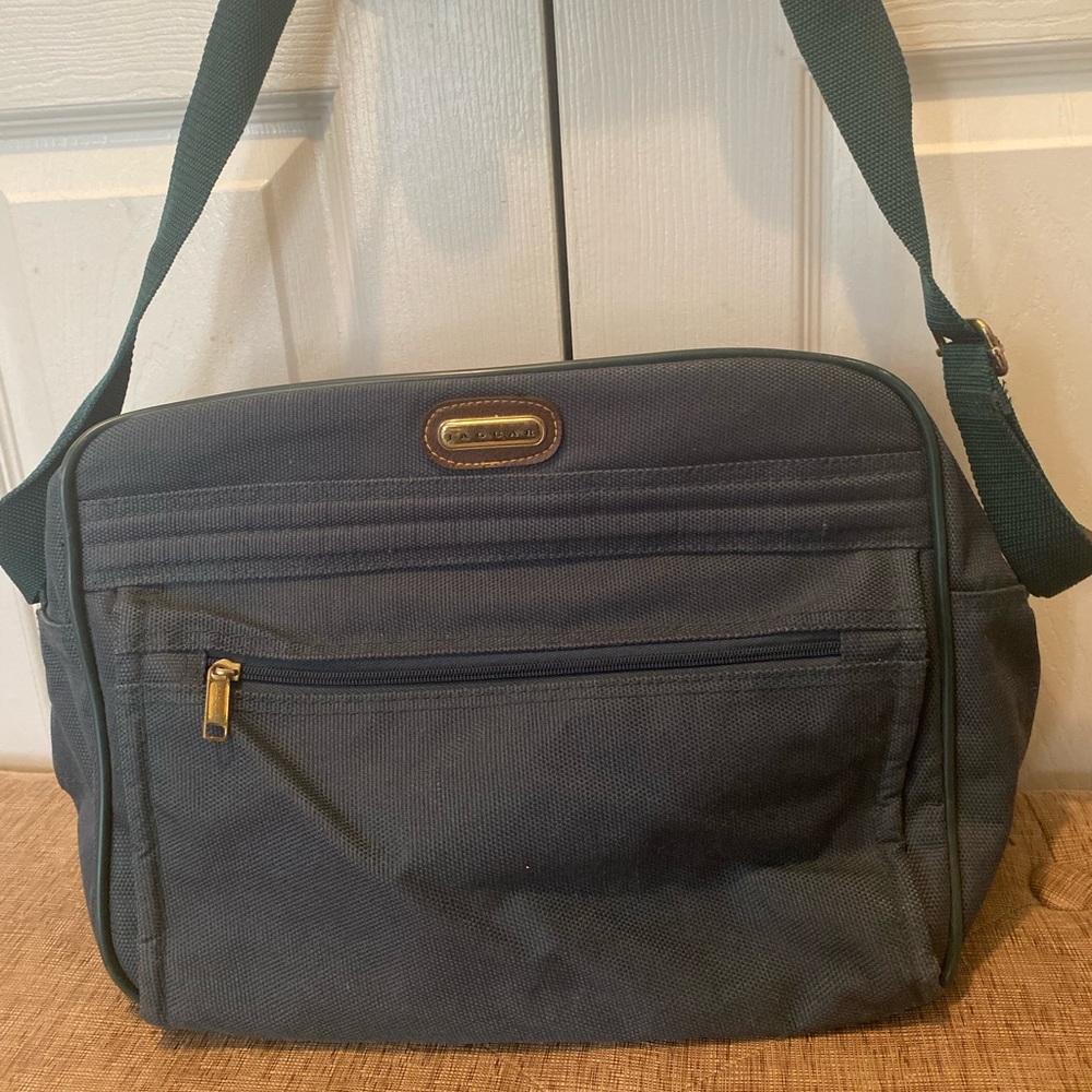 Jaguar Green Multiple Pockets, Zipper, and Strap Overnight/Travel Bag
